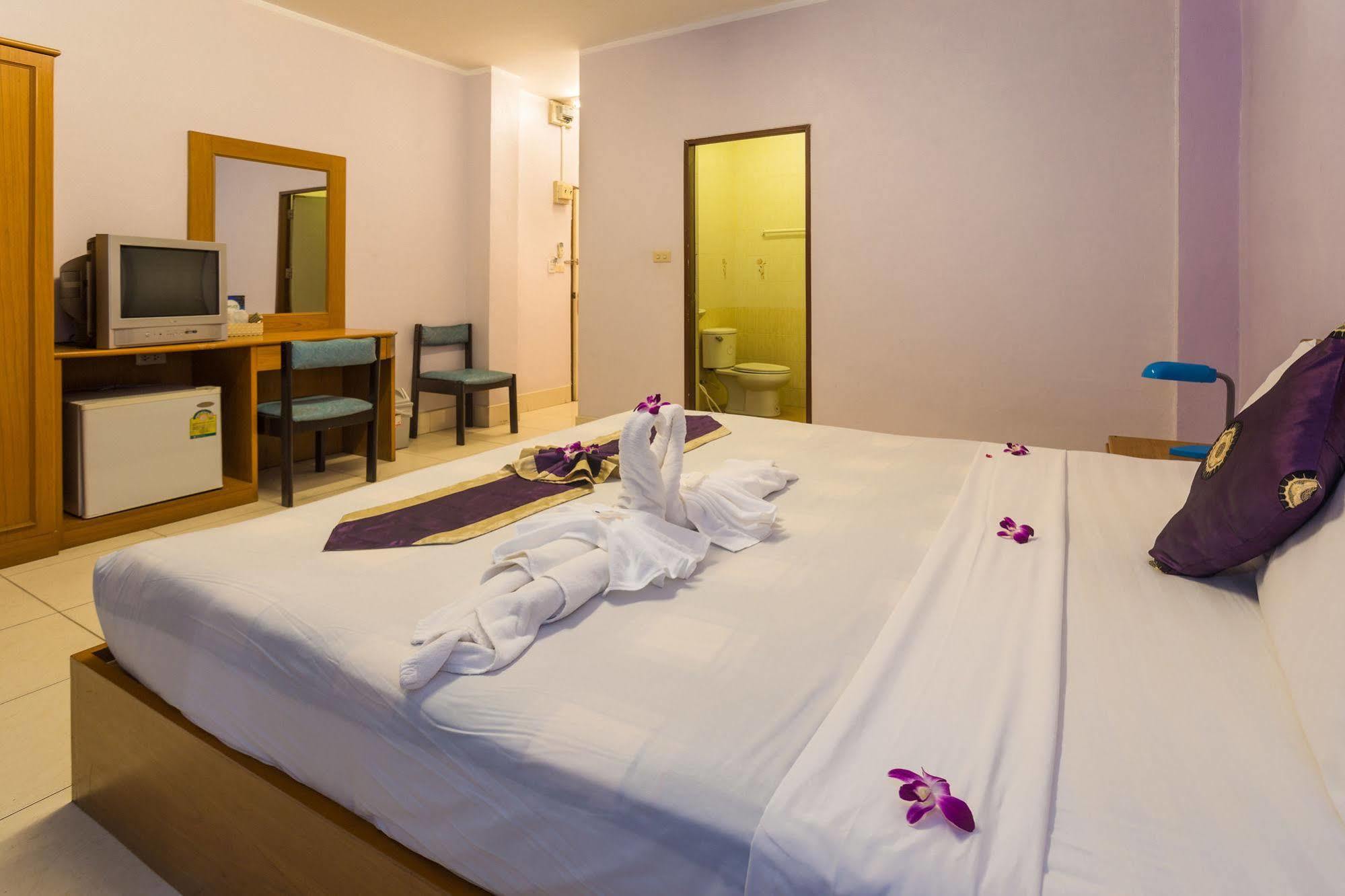 Guesthouse Belvedere Patong Exterior foto