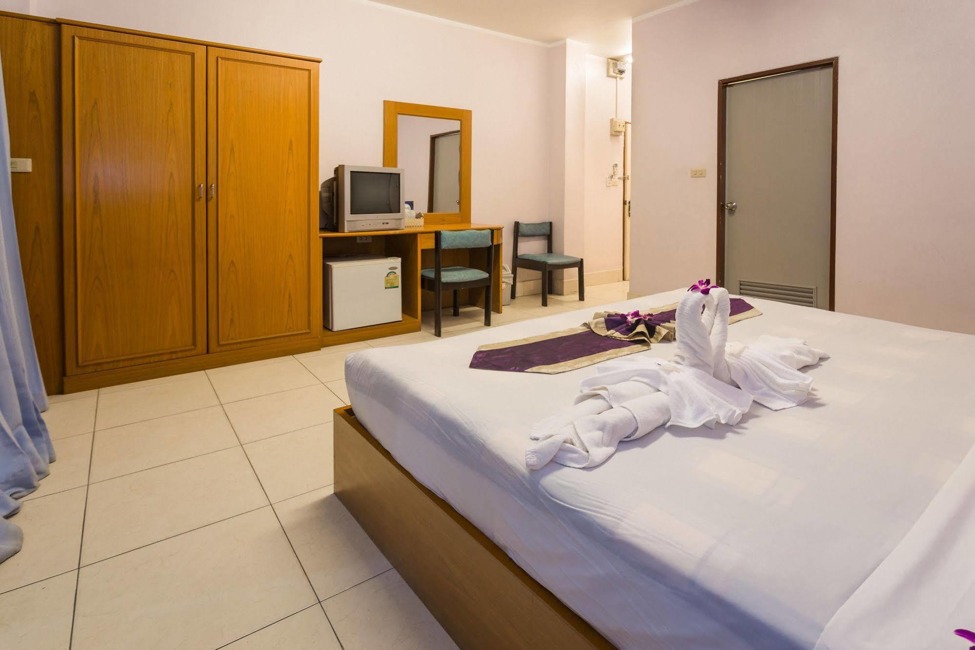 Guesthouse Belvedere Patong Exterior foto